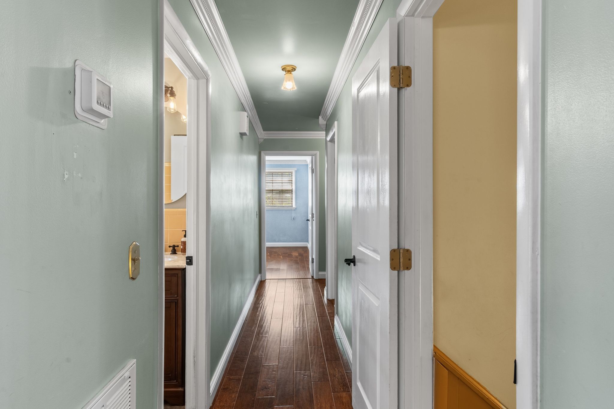 104 Meadowvue Drive Hendersonville, TN 37075 - Photo 22 of 43 a view of a hallway with wooden floor