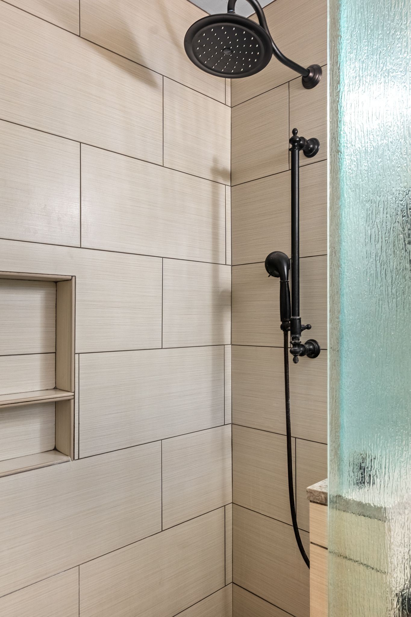 104 Meadowvue Drive Hendersonville, TN 37075 - Photo 28 of 43 a bathroom with a shower