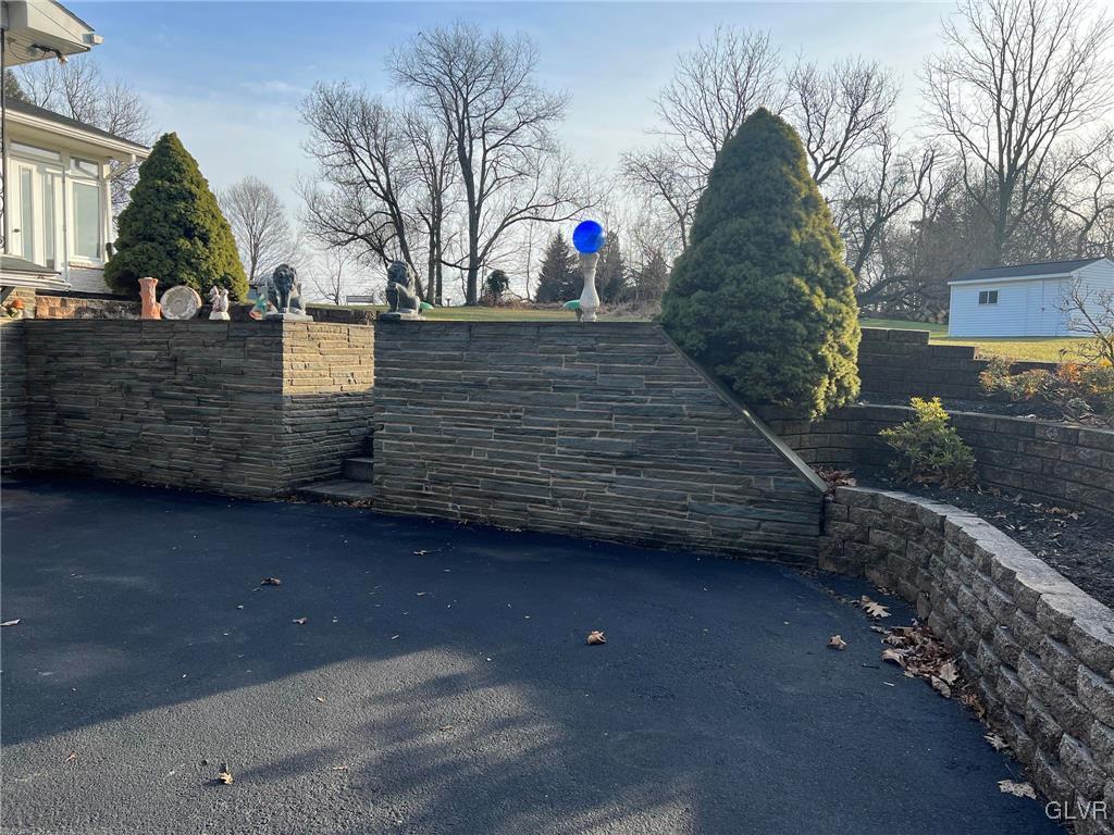 3130 Shankweiler Road Allentown, PA 18104 - Photo 5 of 31 Gallery Image 5
