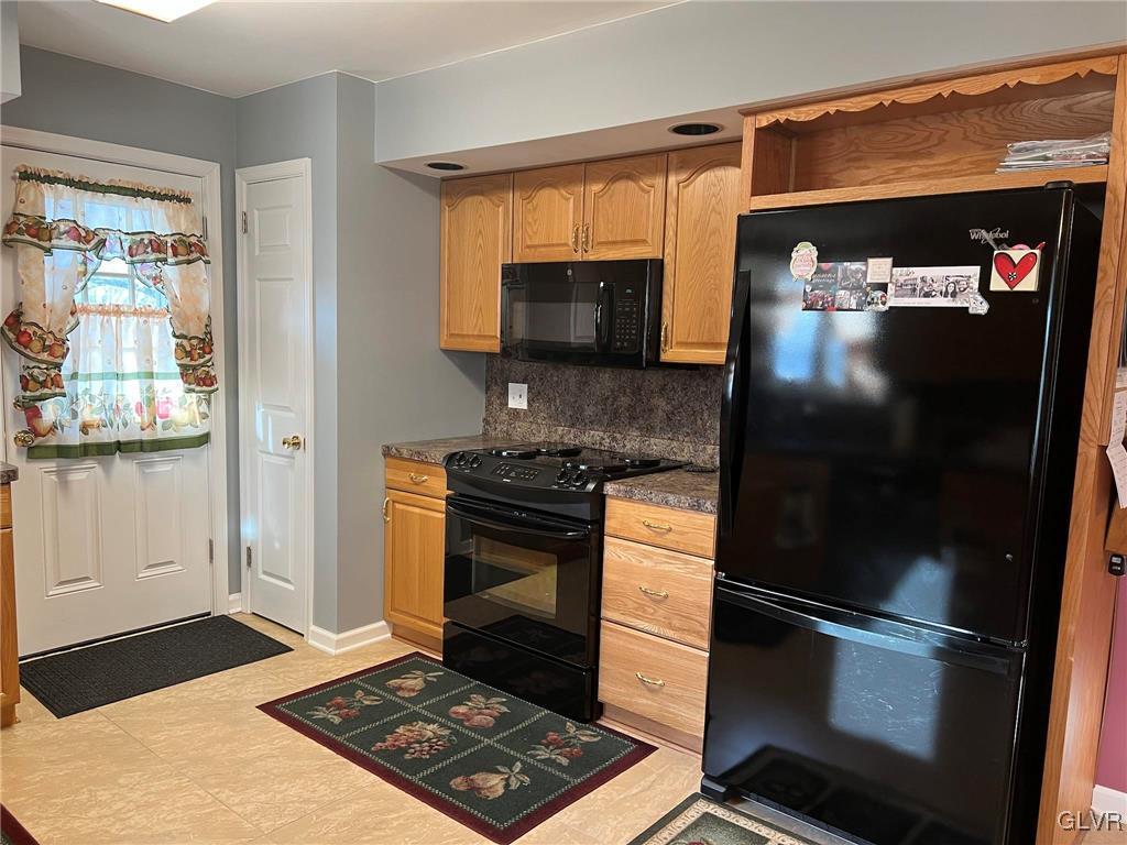 3130 Shankweiler Road Allentown, PA 18104 - Photo 7 of 31 Gallery Image 7
