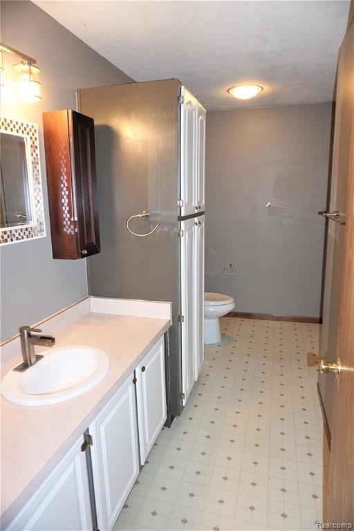 4345 Livernois Road Troy, MI 48098 - Photo 19 of 25