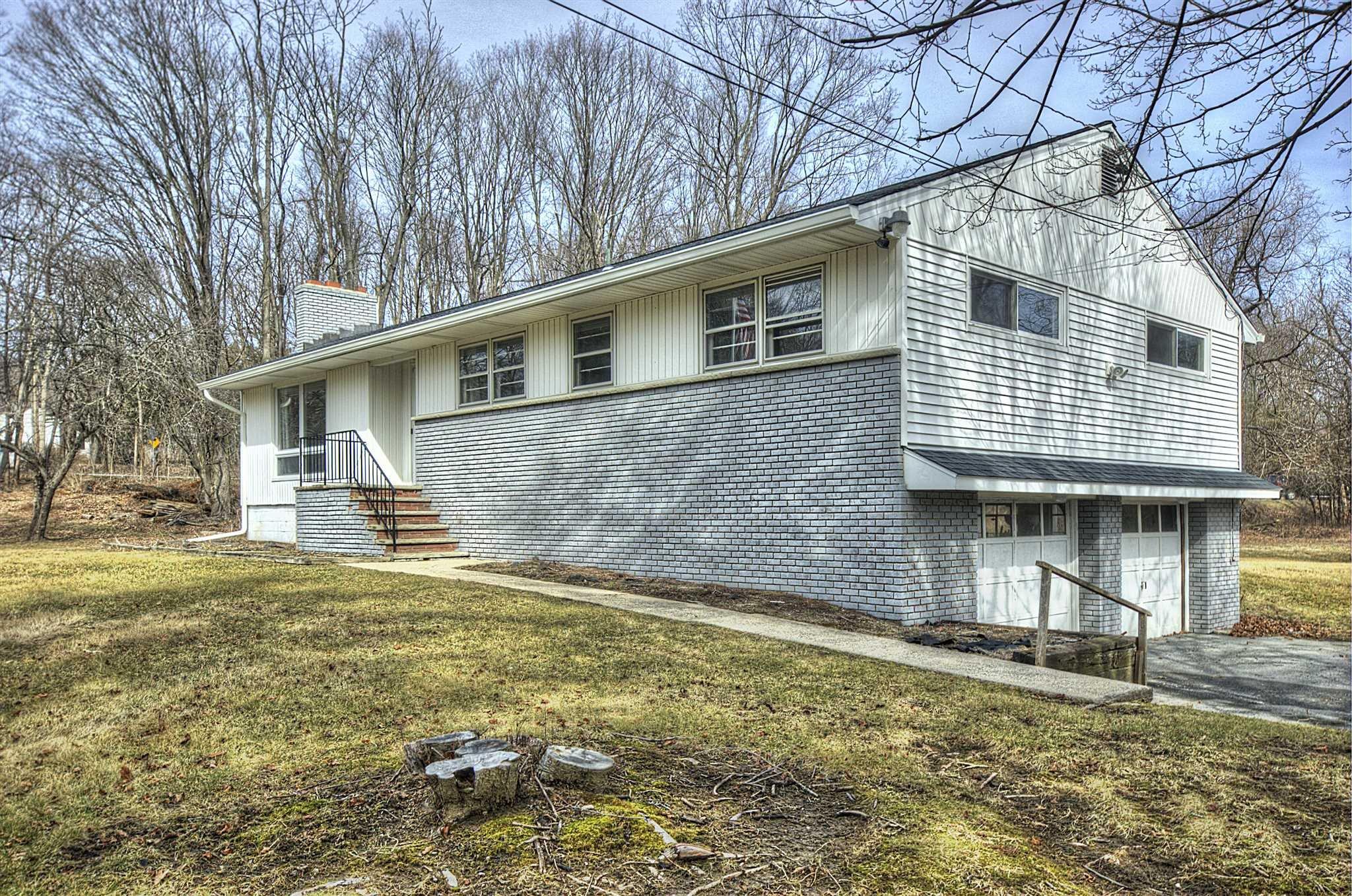 3 Pinewood Road Poughkeepsie, NY 12603 - Photo 1 of 1 Gallery Image 1