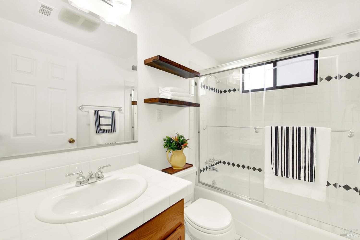 112 East Kentucky Street Fairfield, CA 94533 - Photo 35 of 70