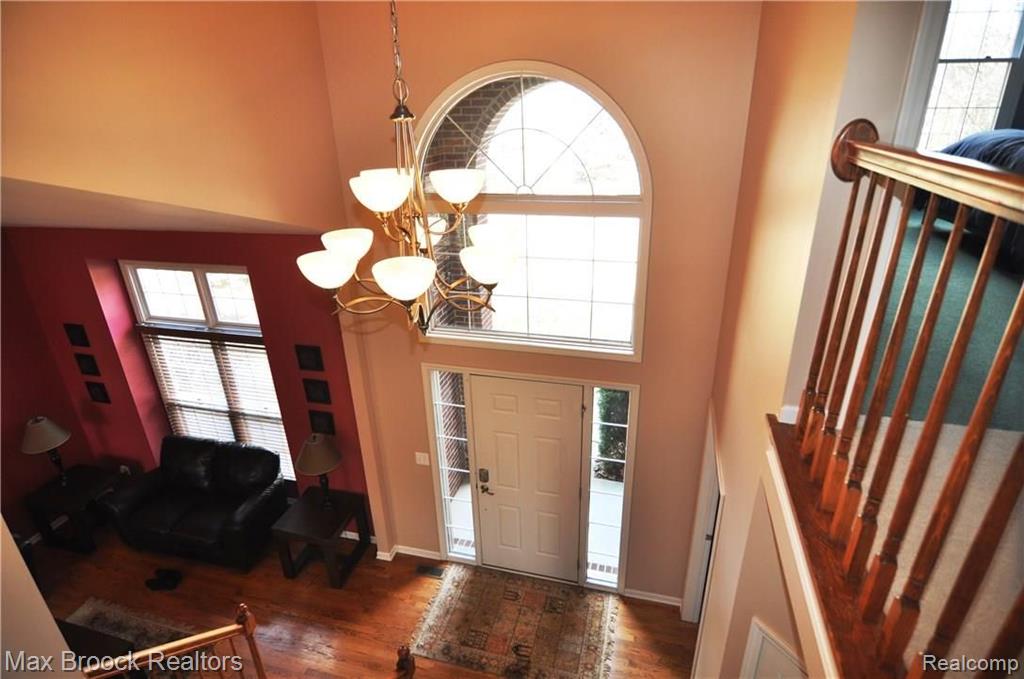 699 Twin Oaks Court Rochester Hills, MI 48307 - Photo 2 of 65