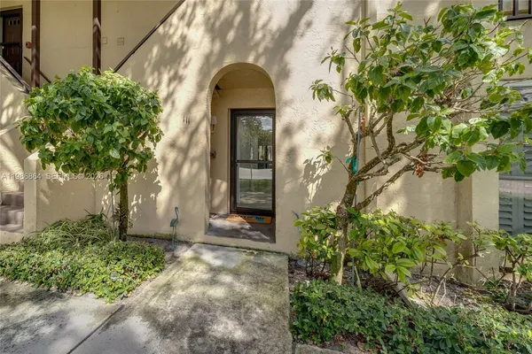 $2,900 | 4150 Florida A1A, Unit 111, Vero Beach, FL 32963