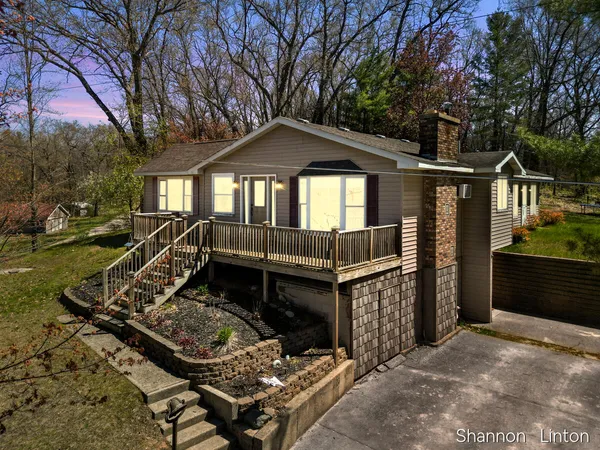 $319,900 | 12088 Lake Avenue, Bitely, MI 49309