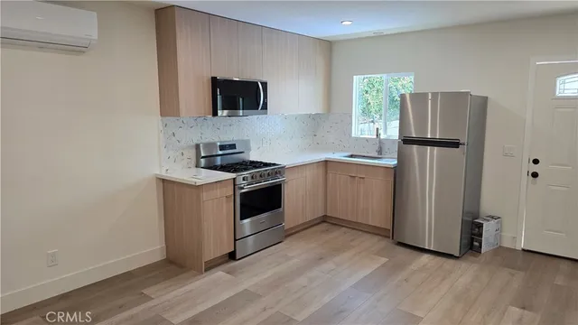 $2,000 | 642 West Glenoaks Boulevard, Unit C, Glendale, CA 91202