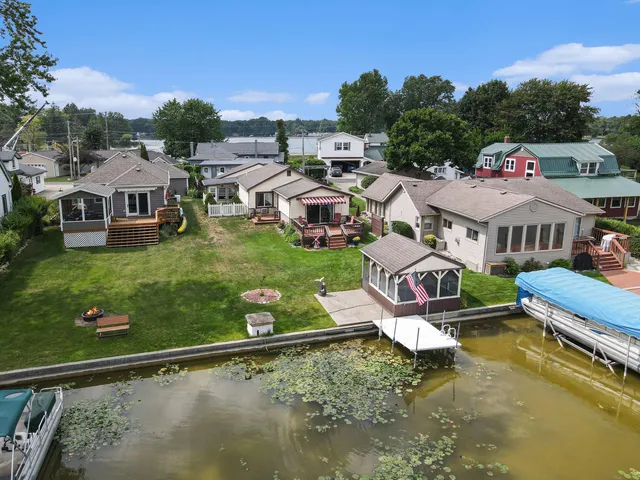 $375,000 | 51765 Easy Street, Paw Paw, MI 49079