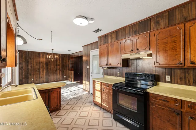 $154,900 | 112 Marshall Place, Hattiesburg, MS 39402