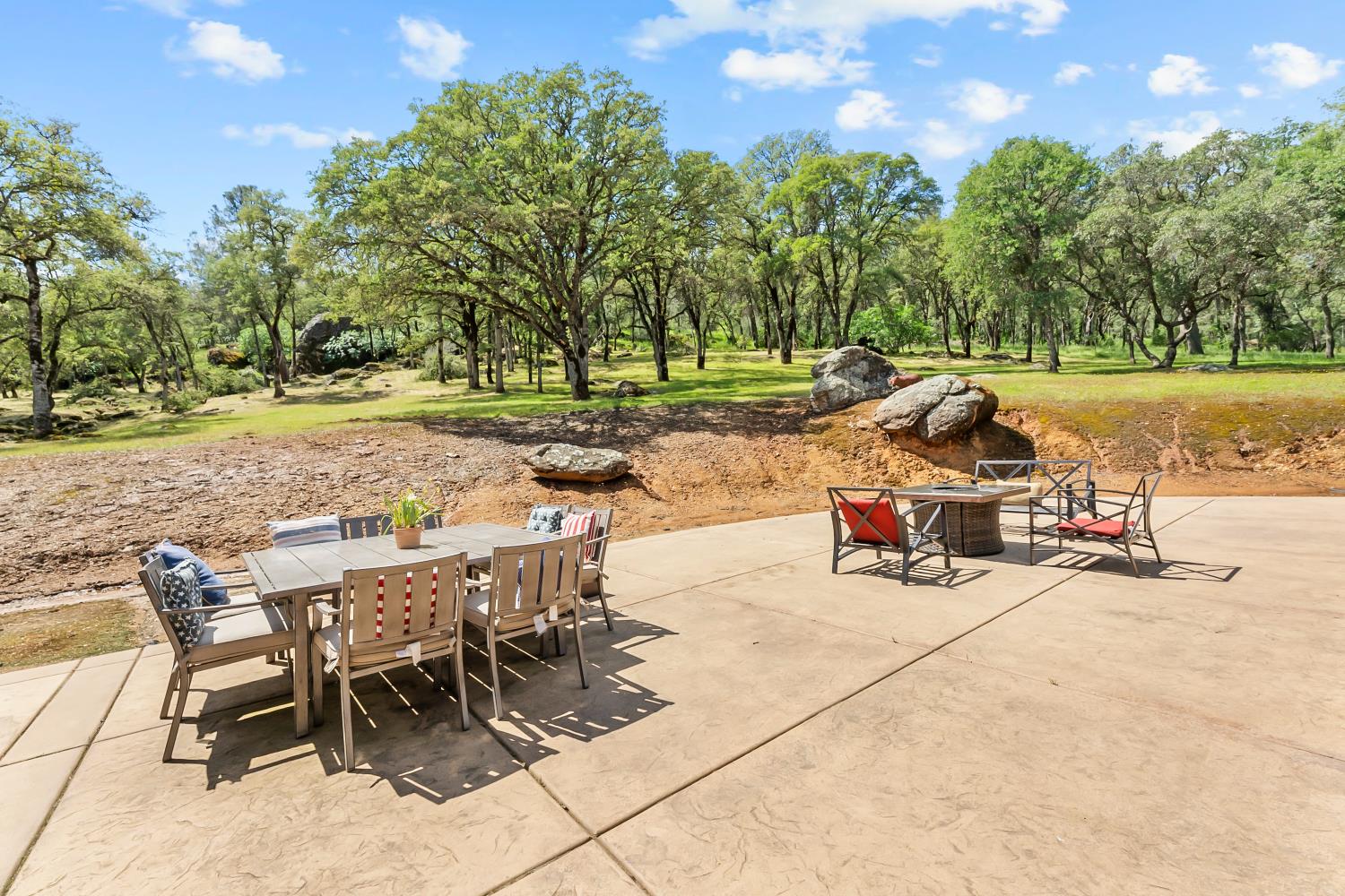 5990 Upper Ridge Way Auburn, CA 95602 - Photo 34 of 51 a view of a terrace with sitting area