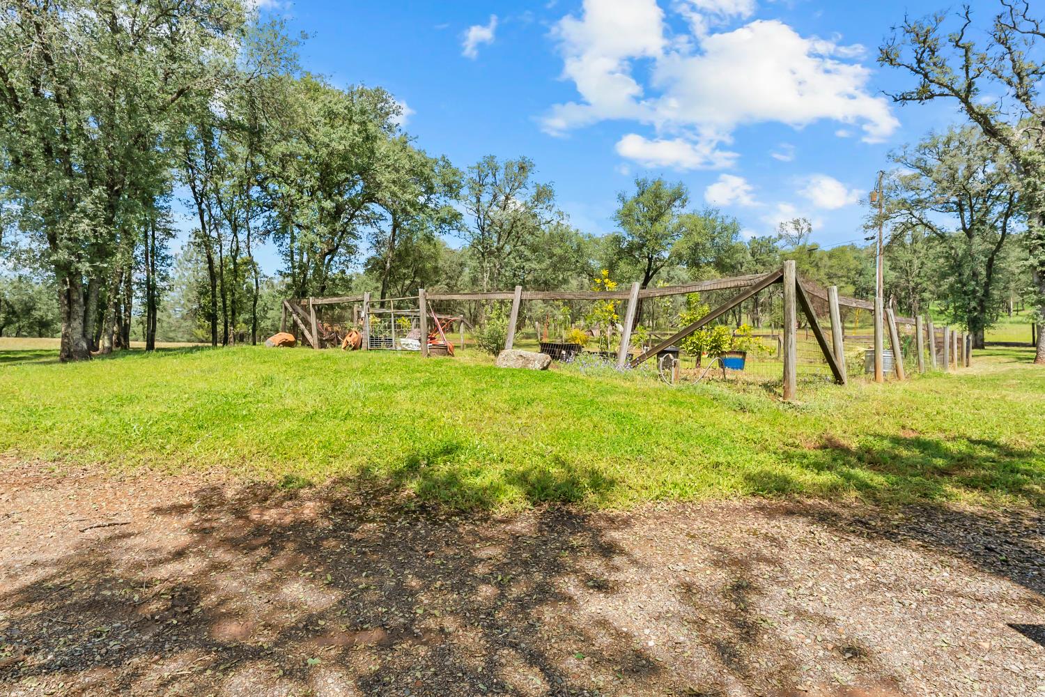 5990 Upper Ridge Way Auburn, CA 95602 - Photo 41 of 51 a view of a basketball court
