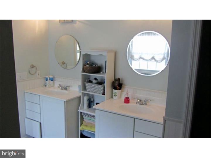 890 Elk Road Monroeville, NJ 08343 - Photo 14 of 19 Bathroom