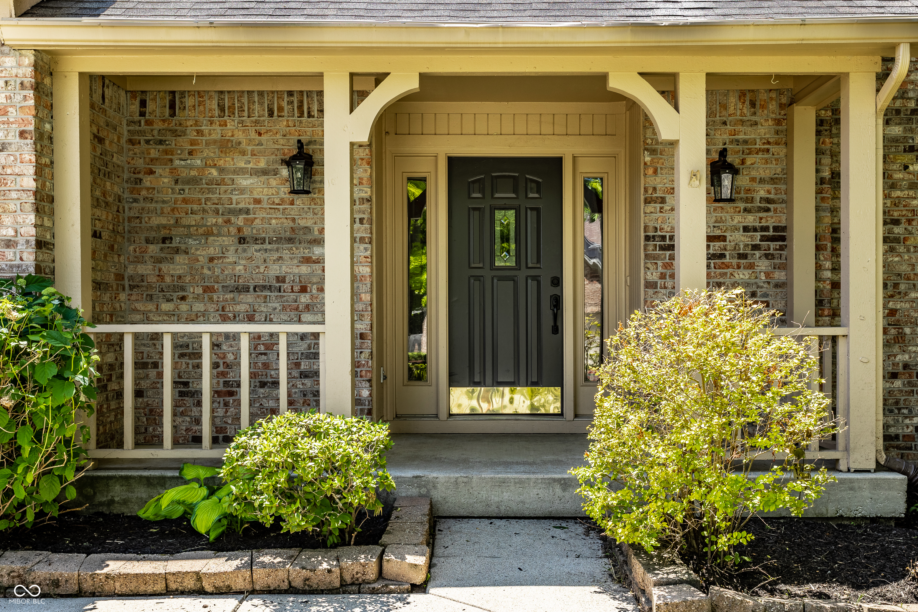 795 Grace Drive Carmel, IN 46032 - Photo 3 of 38