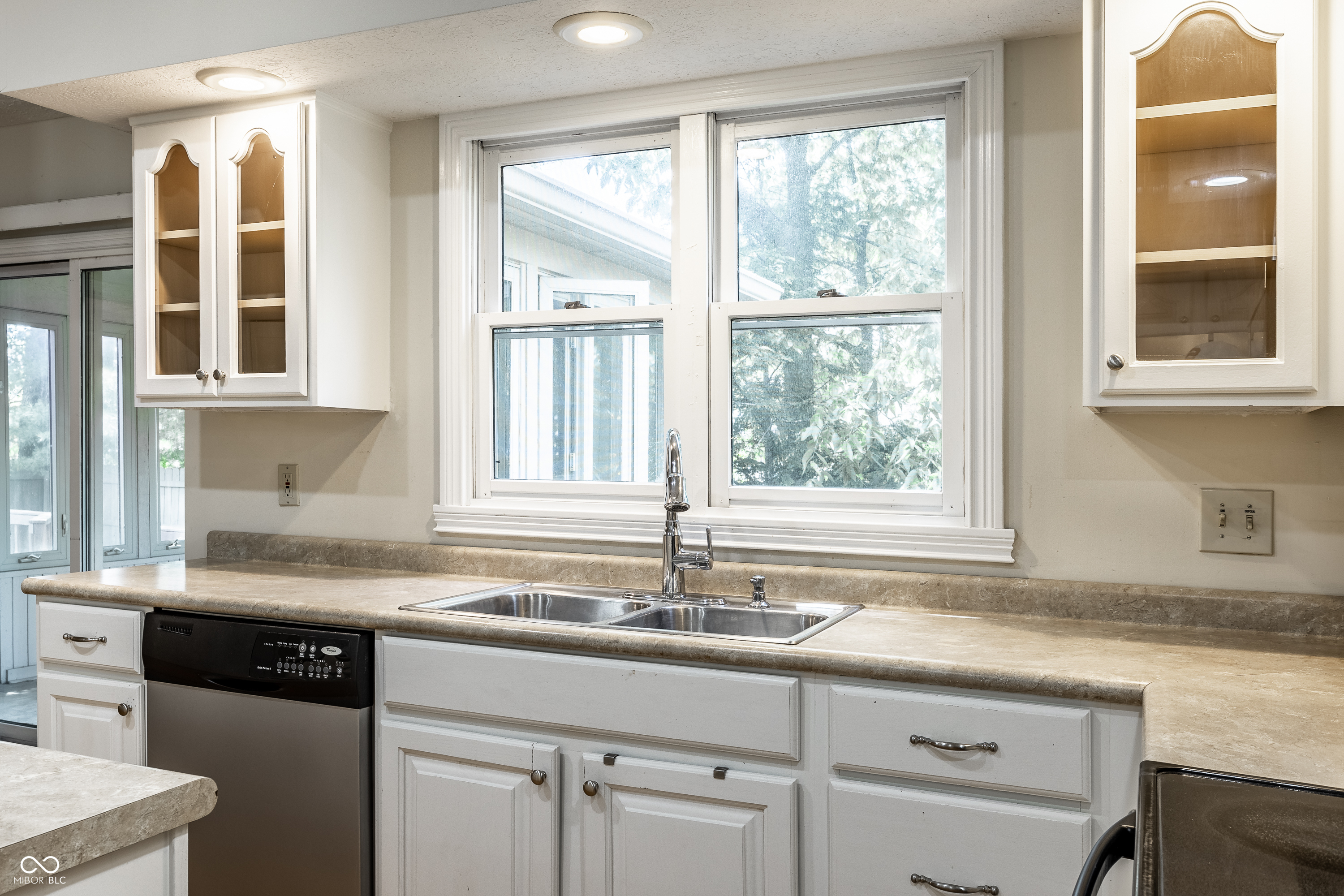 795 Grace Drive Carmel, IN 46032 - Photo 8 of 38