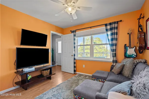 $989,000 | 121 Seagull Court, Surf City, NC 28445