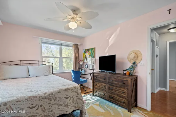 $989,000 | 121 Seagull Court, Surf City, NC 28445