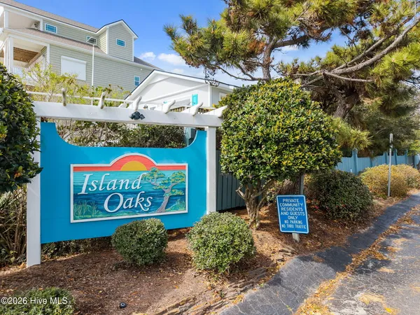 $989,000 | 121 Seagull Court, Surf City, NC 28445