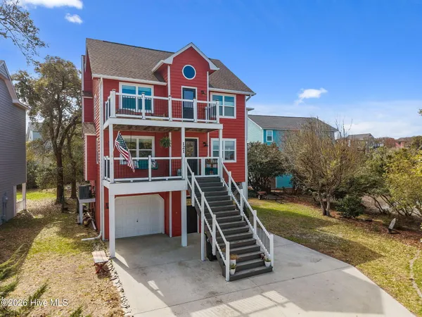 $989,000 | 121 Seagull Court, Surf City, NC 28445