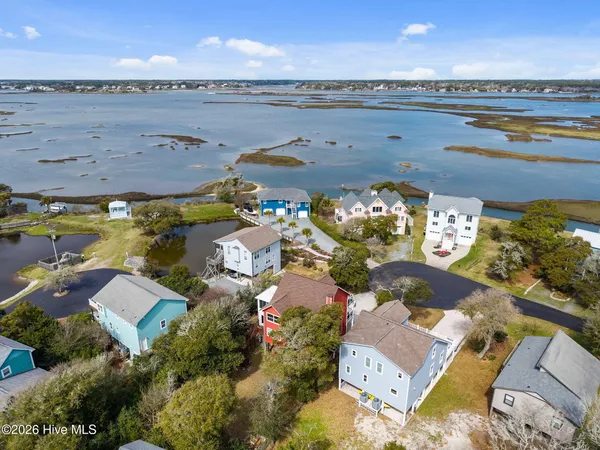 $989,000 | 121 Seagull Court, Surf City, NC 28445