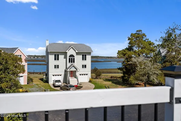 $989,000 | 121 Seagull Court, Surf City, NC 28445