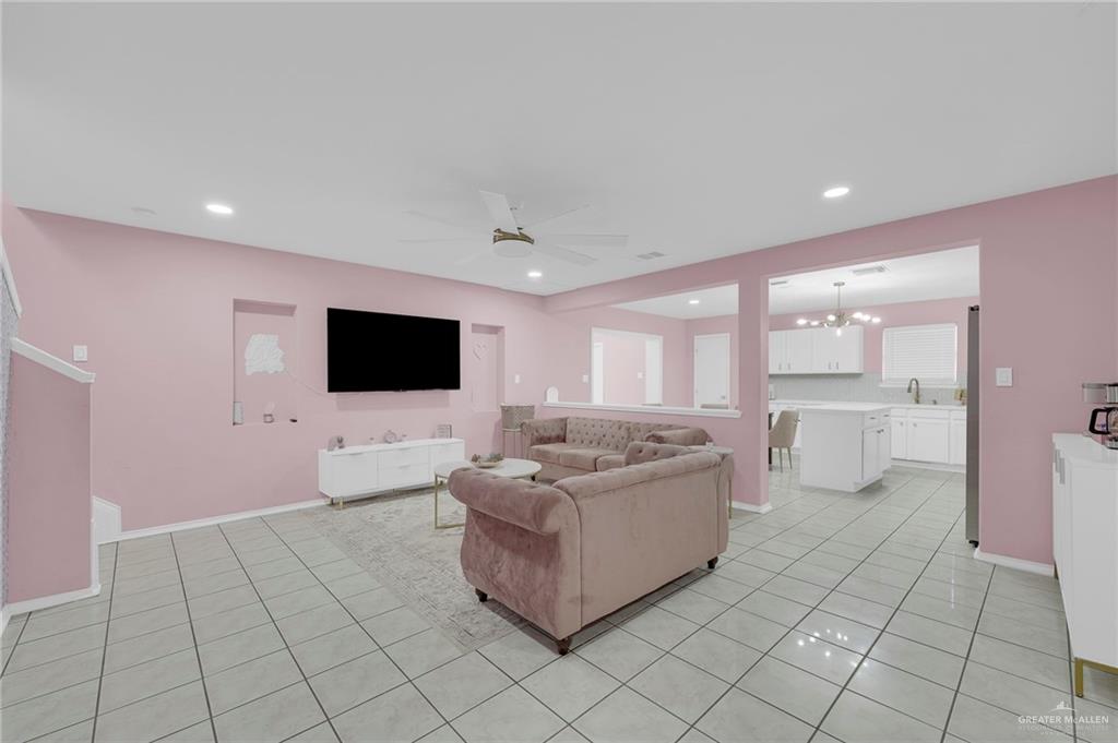 3904 Robin Avenue McAllen, TX 78504 - Photo 3 of 32