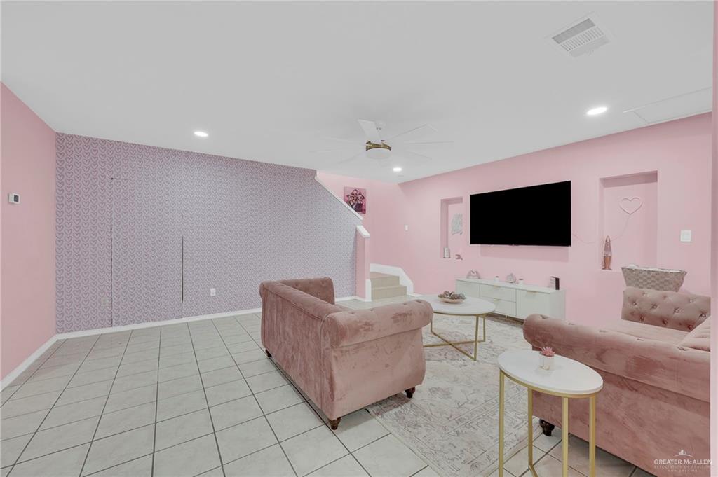 3904 Robin Avenue McAllen, TX 78504 - Photo 5 of 32