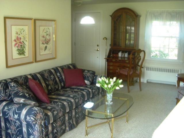 187 Eleanor Road Pittsfield, MA 01201 - Photo 5 of 19 5
