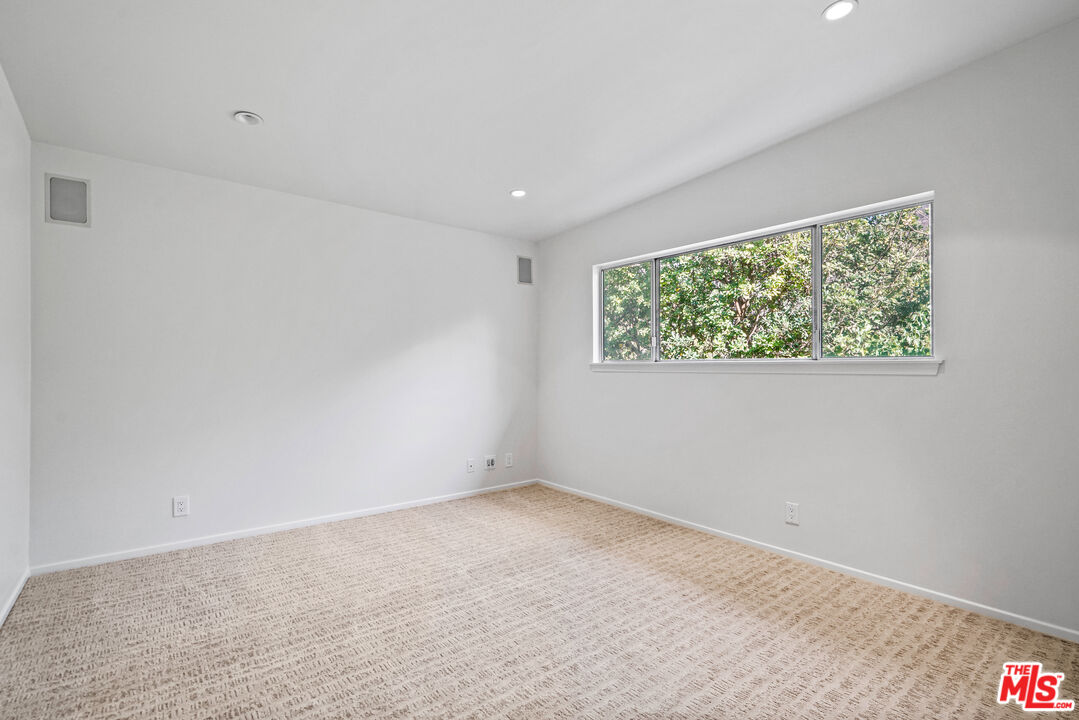 3444 Cloudcroft Drive Malibu, CA 90265 - Photo 39 of 50 a view of room and window