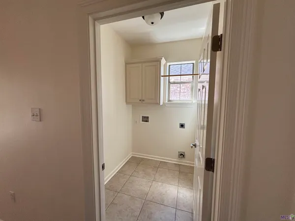 $2,400 | 7047 Sweetspire Drive, Baton Rouge, LA 70817