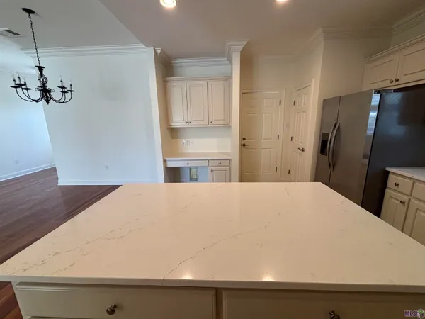 $2,400 | 7047 Sweetspire Drive, Baton Rouge, LA 70817