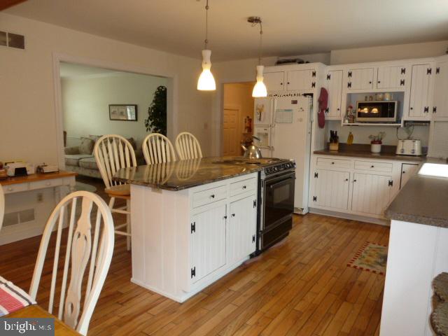 2360 Jonquil Road York, PA 17403 - Photo 7 of 25