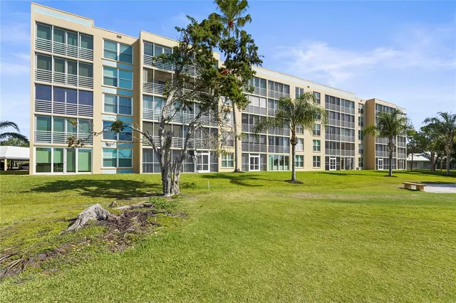 $240,000 | 3750 Pinebrook Circle, Unit 104, Bradenton, FL 34210