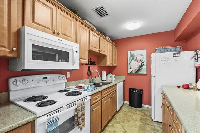 $240,000 | 3750 Pinebrook Circle, Unit 104, Bradenton, FL 34210