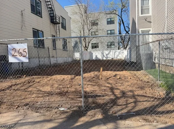 $170,000 | 265 Hamilton Avenue, Paterson, NJ 07501