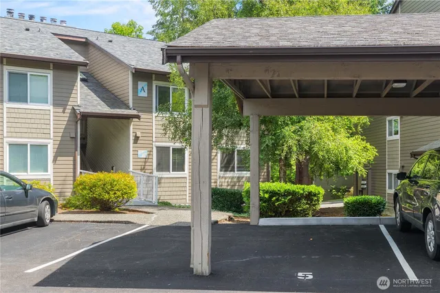 $499,999 | 200 Mountain Park Boulevard Southwest, Unit A204, Issaquah, WA 98027