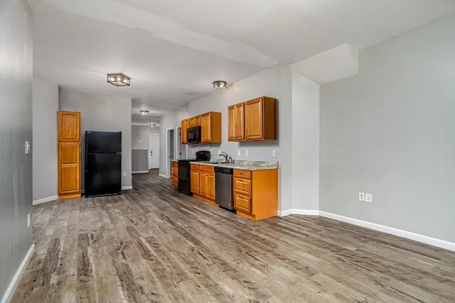 $2,300 | 176 Blossom Street, Unit 1, Fitchburg, MA 01420