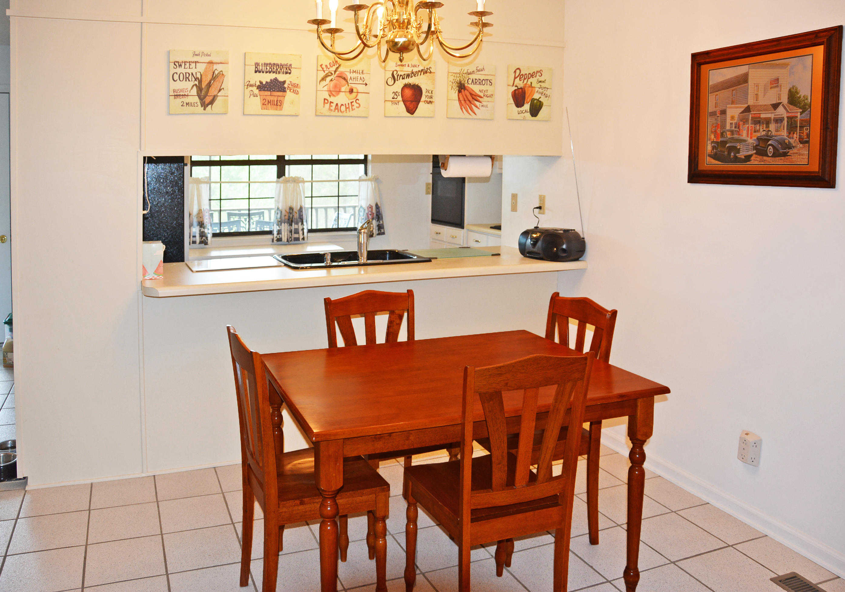318 White Oak Road, Unit 84 Decatur, TN 37322 - Photo 2 of 26 Breakfast Area