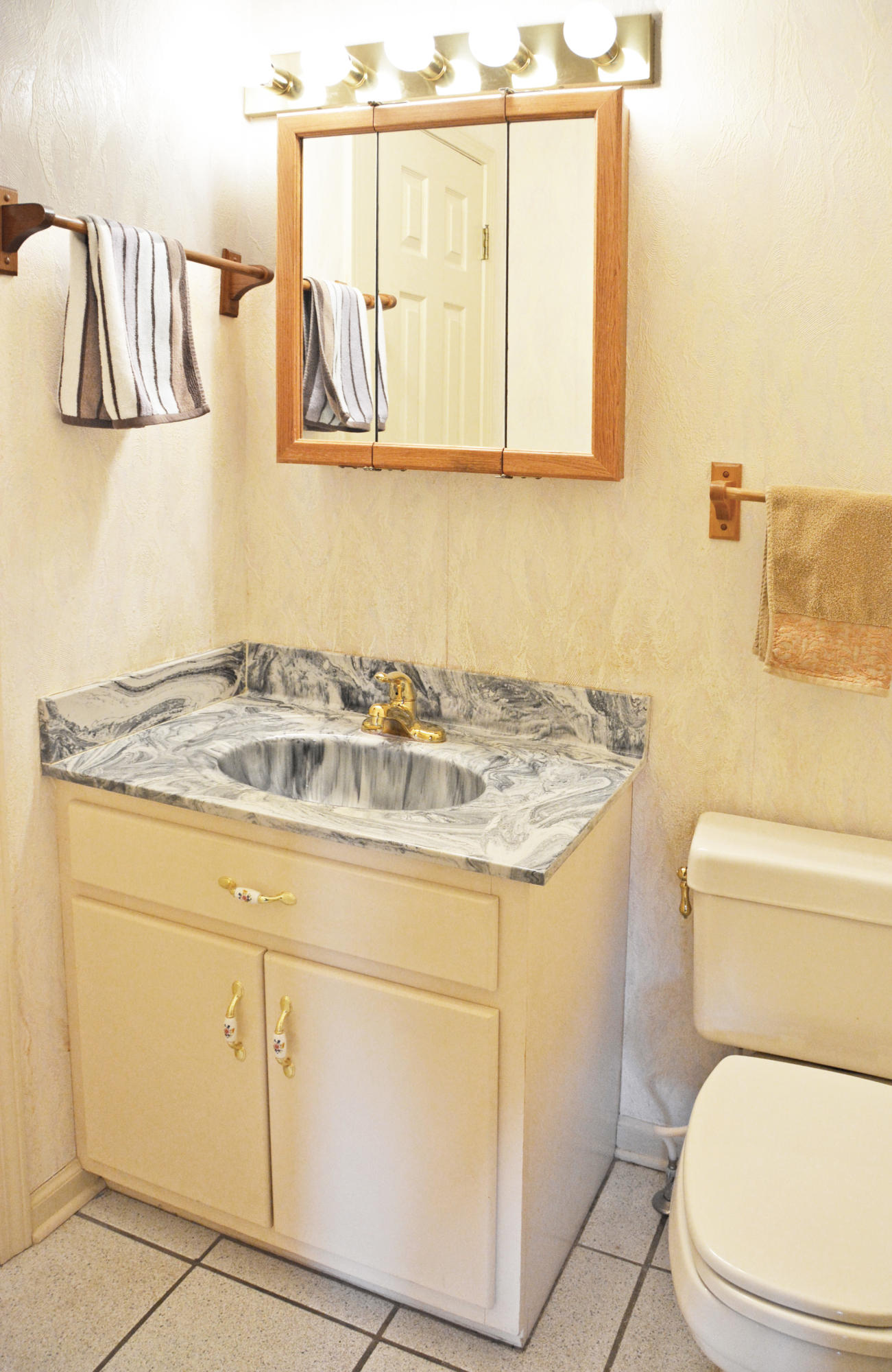 318 White Oak Road, Unit 84 Decatur, TN 37322 - Photo 12 of 26 Half Bath
