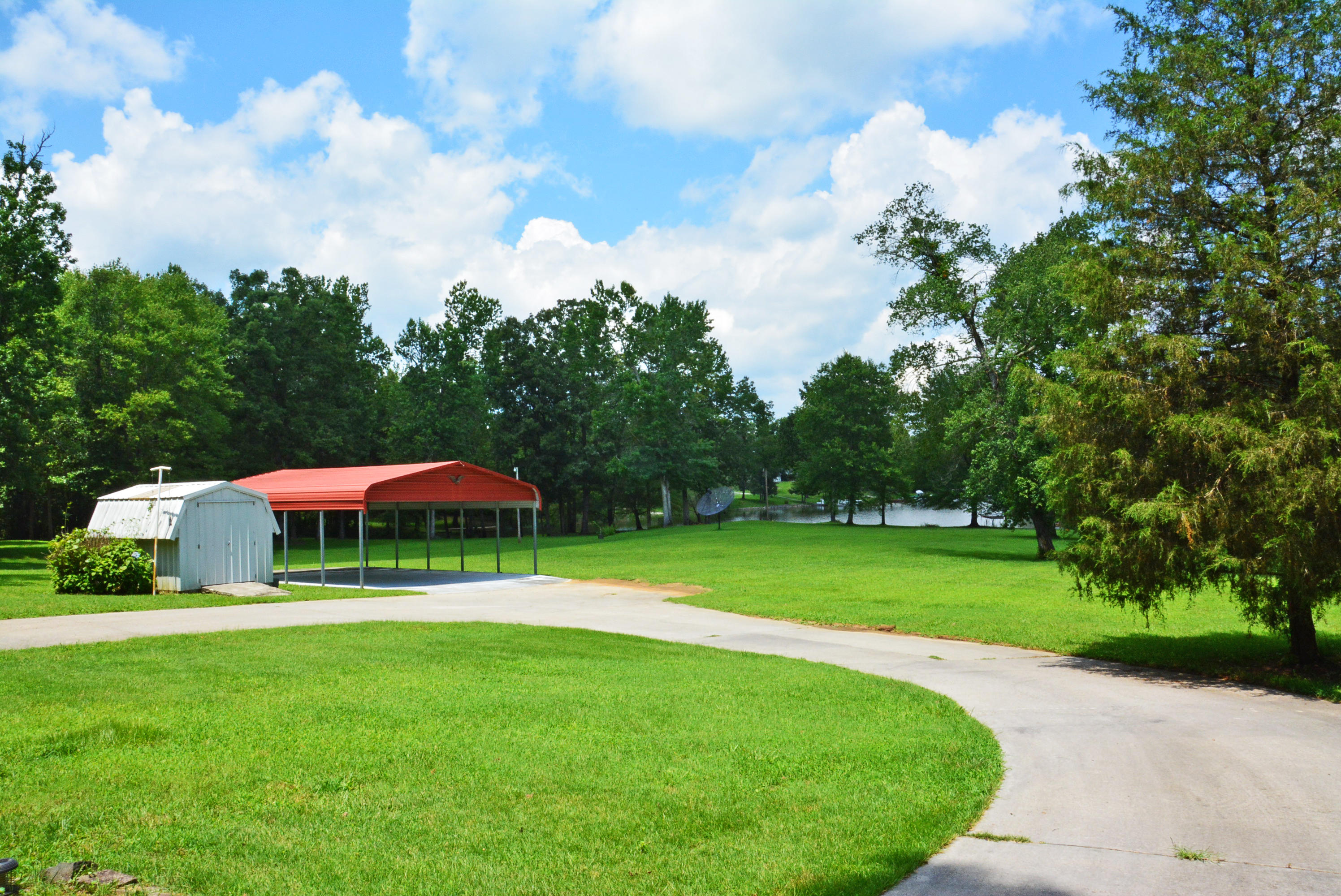 318 White Oak Road, Unit 84 Decatur, TN 37322 - Photo 20 of 26 Backyard