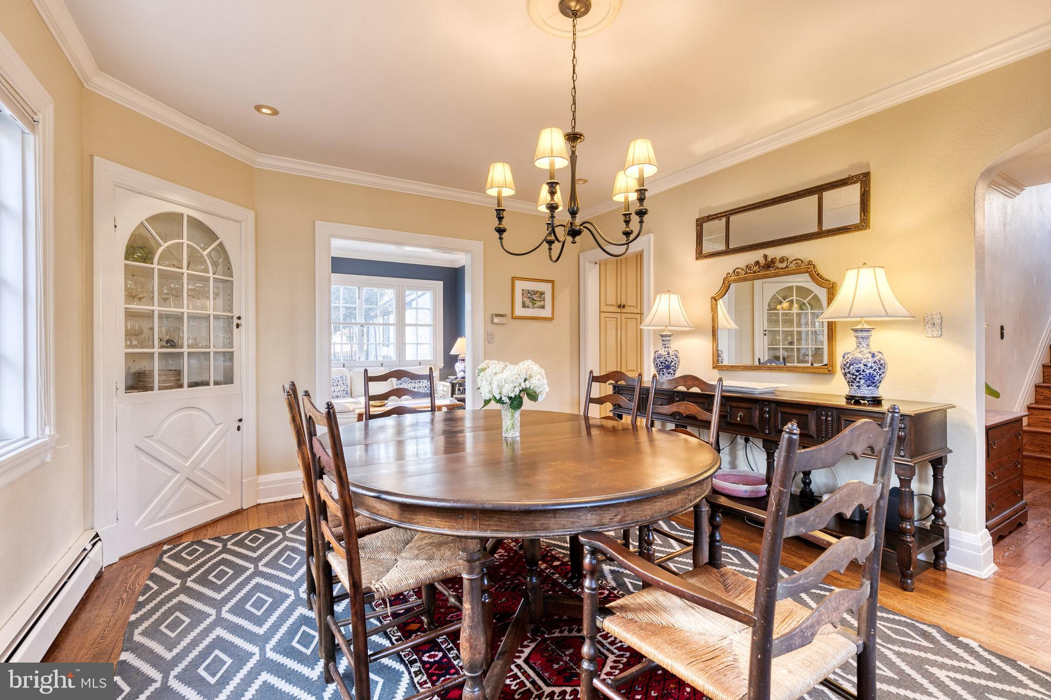 316 Broxton Road Baltimore, MD 21212 - Photo 15 of 53 Spacious dining rm adjacent to family room.