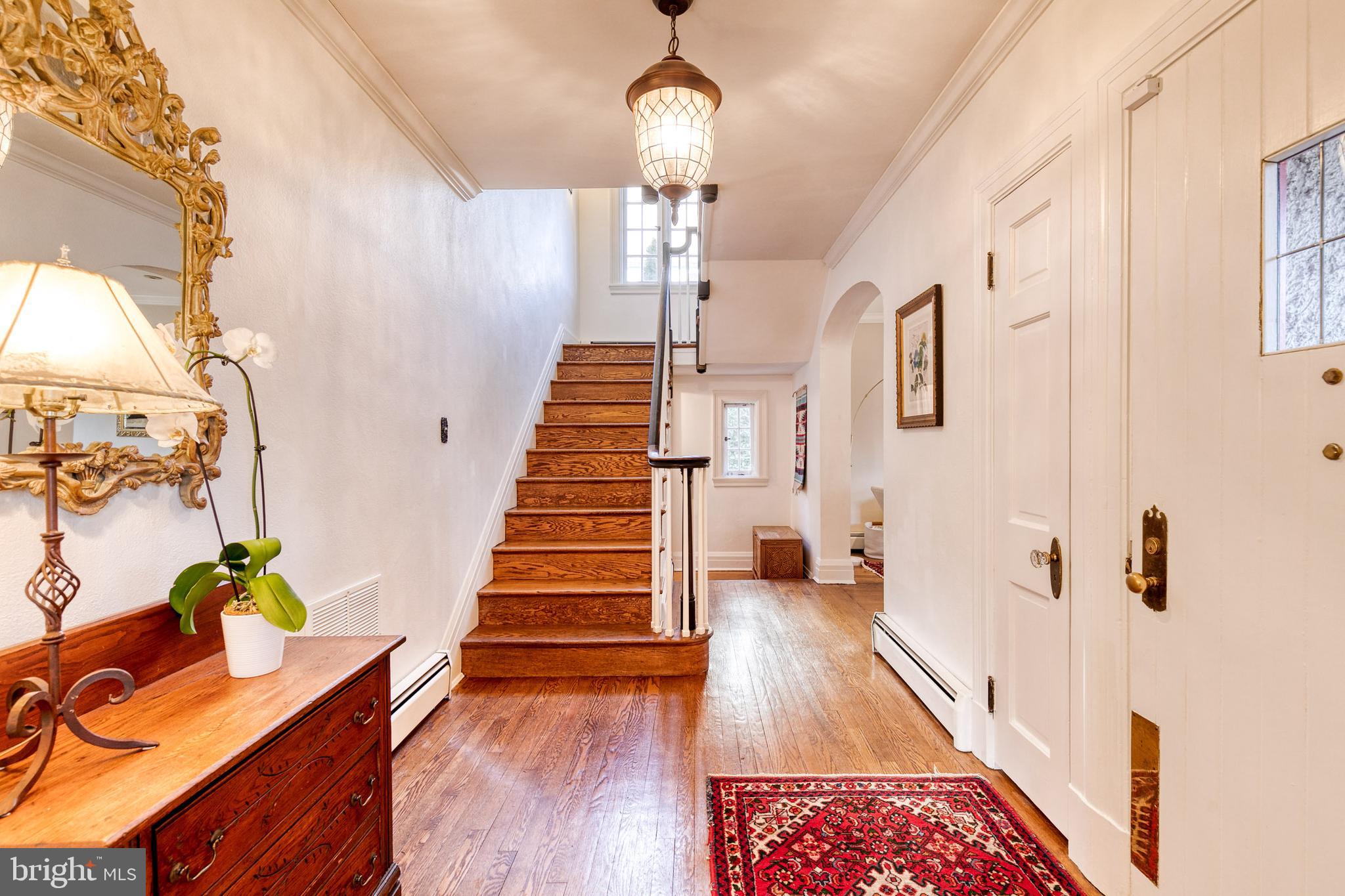 316 Broxton Road Baltimore, MD 21212 - Photo 6 of 53 Welcoming entry way, historic details preserved.