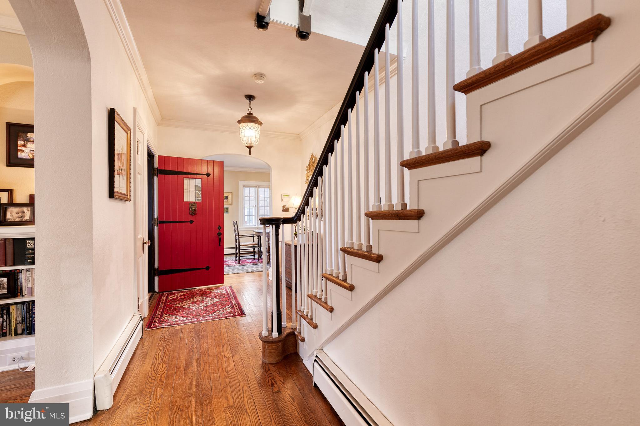 316 Broxton Road Baltimore, MD 21212 - Photo 7 of 53 Welcoming entry way, historic details preserved.