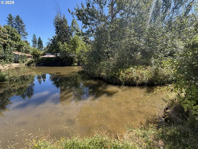 $445,000 | 1931 Sleepy Hollow Loop, Grants Pass, OR 97527