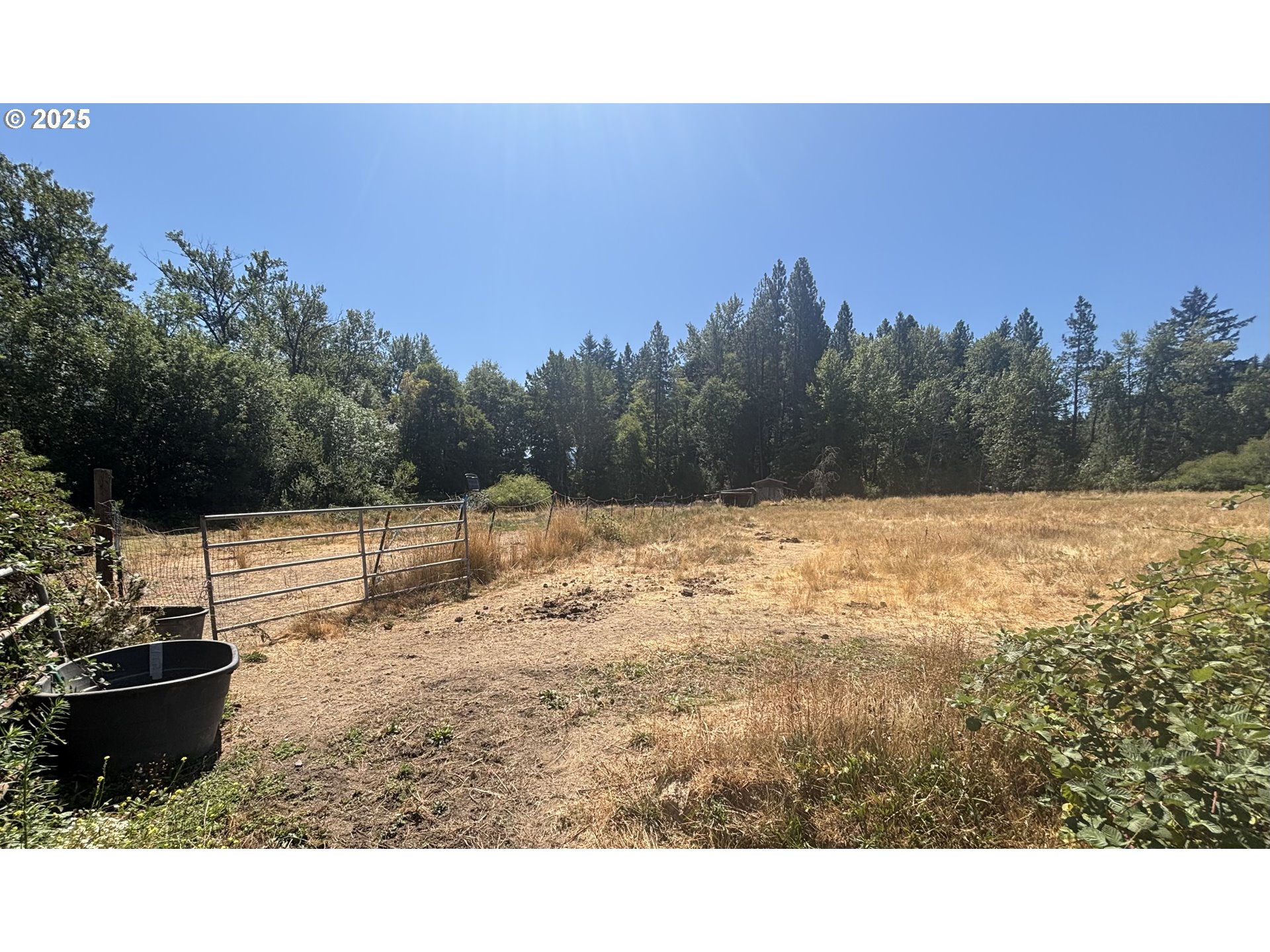 1931 Sleepy Hollow Loop Grants Pass, OR 97527 - Photo 31 of 43