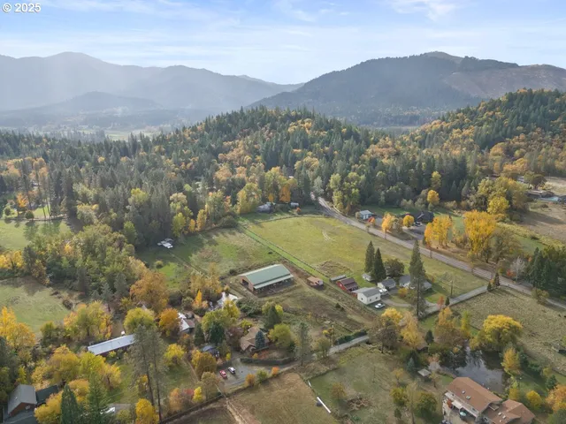 $445,000 | 1931 Sleepy Hollow Loop, Grants Pass, OR 97527