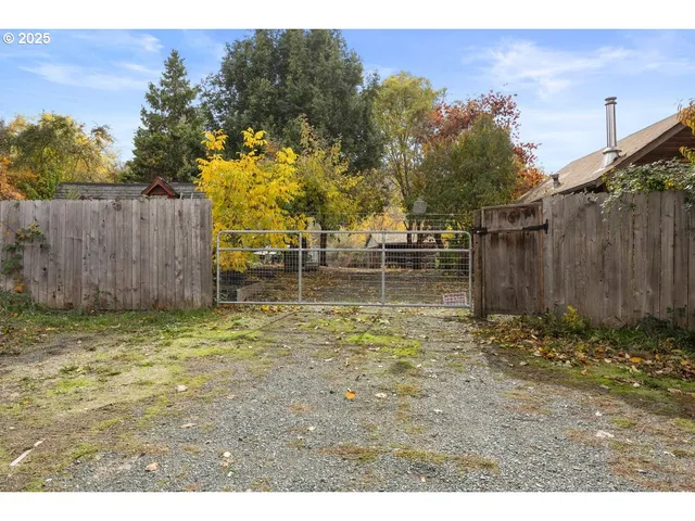 $445,000 | 1931 Sleepy Hollow Loop, Grants Pass, OR 97527