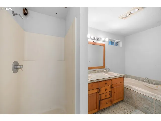 $445,000 | 1931 Sleepy Hollow Loop, Grants Pass, OR 97527