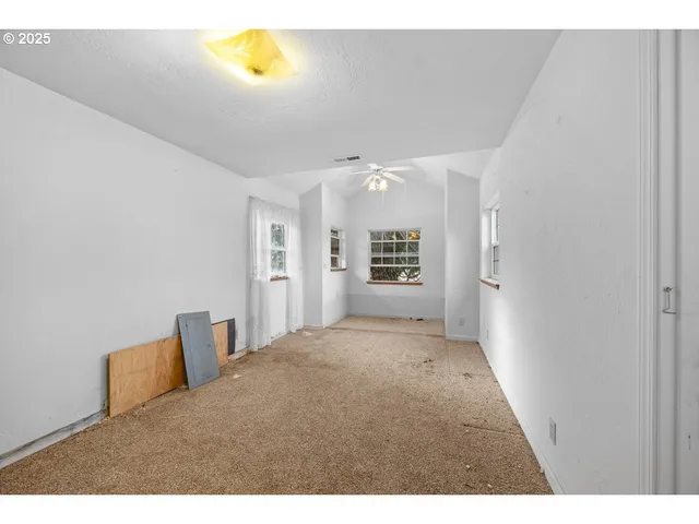 $445,000 | 1931 Sleepy Hollow Loop, Grants Pass, OR 97527