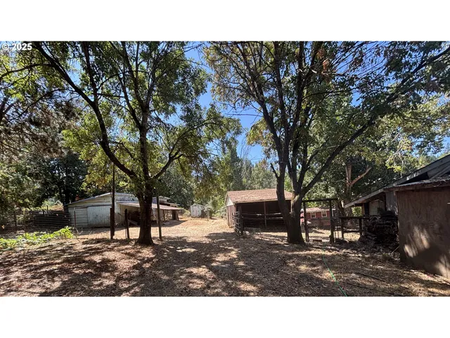 $445,000 | 1931 Sleepy Hollow Loop, Grants Pass, OR 97527