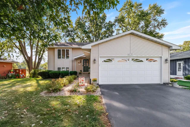 $399,900 | 1530 Happy Valley Road, Crown Point, IN 46307